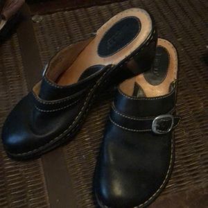Born Black Clogs